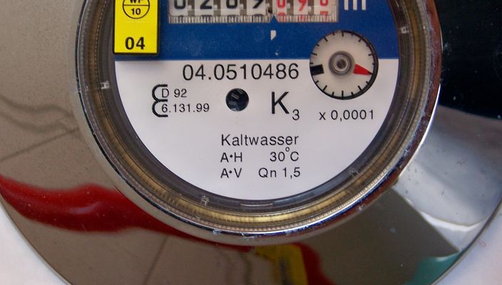 Capa da publicação A importância da instalação de hidrômetros no interior dos imóveis.