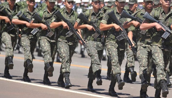 A justiça especializada militar versus o princípio da