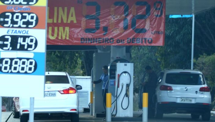 Capa da publicação Somente lei pode majorar imposto do combustível