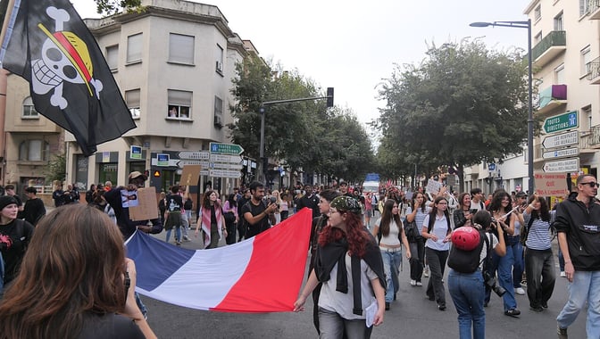 Imagem de capa do artigo A França diante do espelho: a crise das promessas sociais da Europa