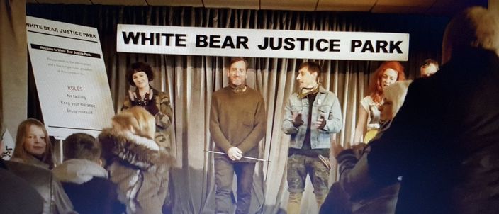 Capa da publicação White Bear: espetáculo da punição