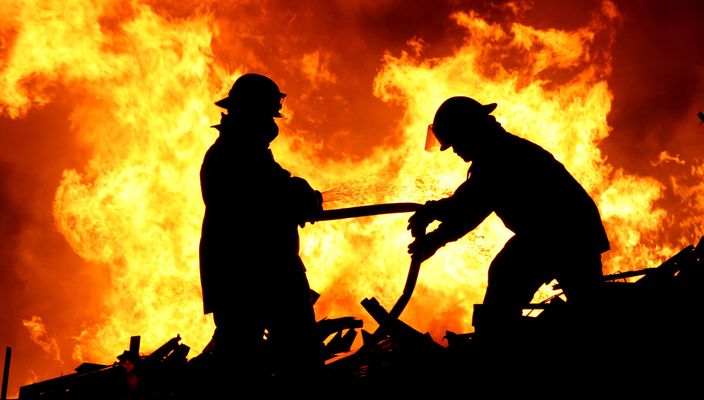 Capa da publicação O uso do equipamento de proteção individual para bombeiros durante o atendimento de ocorrências de incêndio