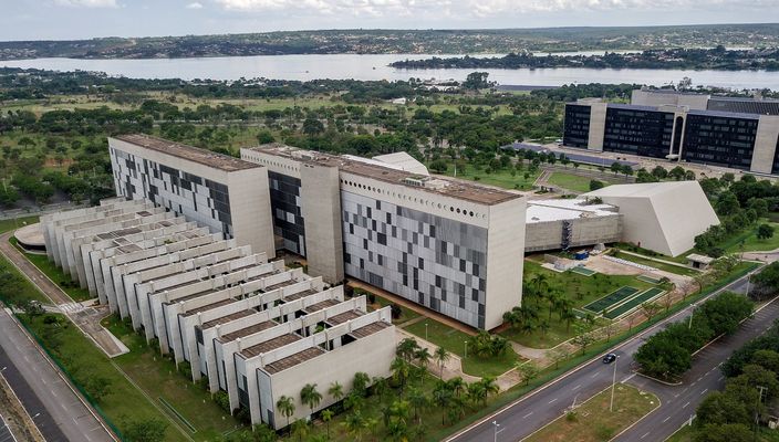 Capa da publicação Honorários por equidade: STJ em conflito com a Lei 14.365