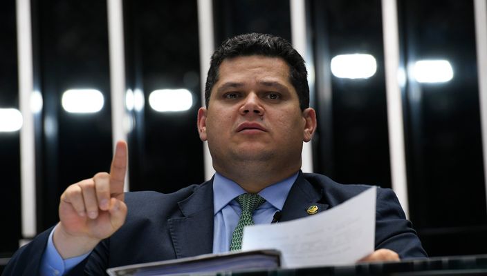 Capa da publicação Presidente do Senado pode travar impeachment no STF?