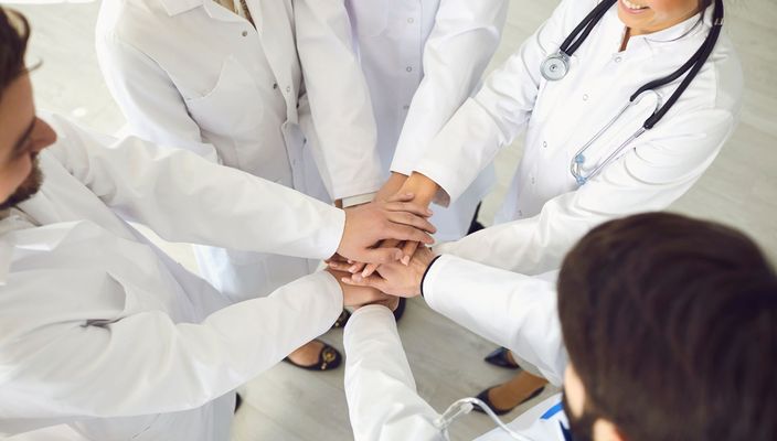 Capa da publicação OS na gestão da saúde: quando regras viram barreiras