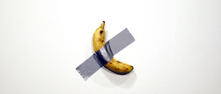 Capa da publicação Entre bananas e esculturas invisíveis
