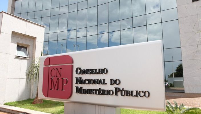 Capa da publicação Controle dos cargos em comissão e funções de confiança no Ministério Público