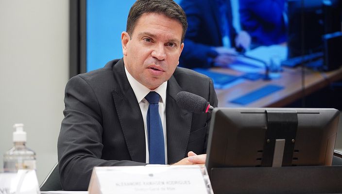 Capa da publicação A demissão de Moro, a nomeação do diretor-geral da Polícia Federal e a condenação das “intenções futuras”.