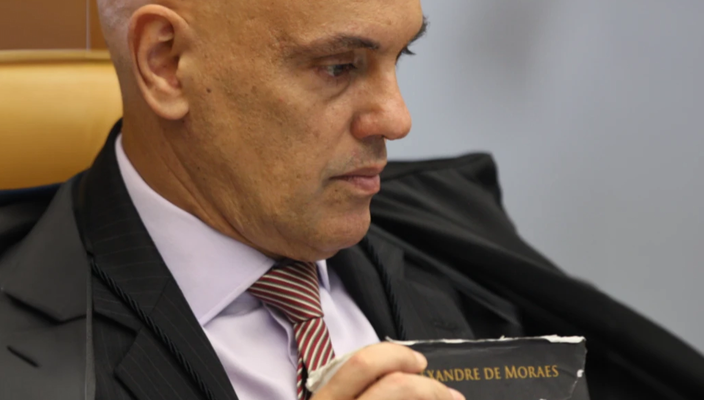 Capa da publicação Análise quanto ao impeachment pela obra do constitucionalista Alexandre de Moraes