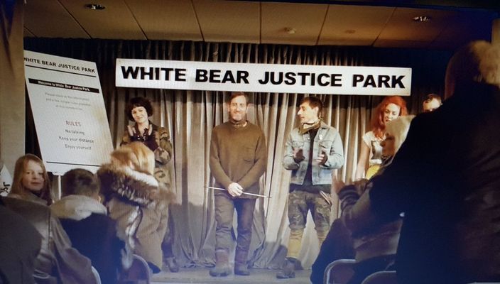 Capa da publicação White Bear: espetáculo da punição