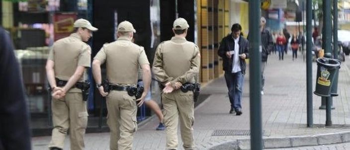 Capa da publicação A desprofissionalização das polícias do Brasil 