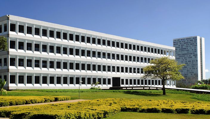 Capa da publicação Decisões do TCU e revisão judicial