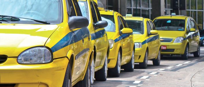 Capa da publicação Táxis no Rio: serviço privado ou público?