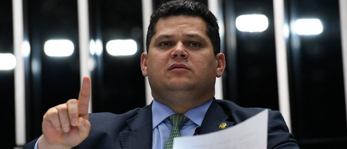 Capa da publicação Presidente do Senado pode travar impeachment no STF?