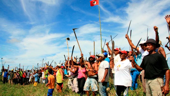 Capa da publicação Neoliberalismo jurídico e a lei do RS anti-MST