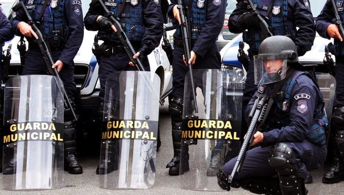 Capa da publicação Polícias municipais: uma nova tendência no Brasil