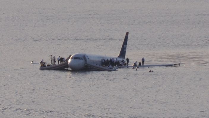 Capa da publicação Colisão de aeronave com pássaros: realidade brasileira