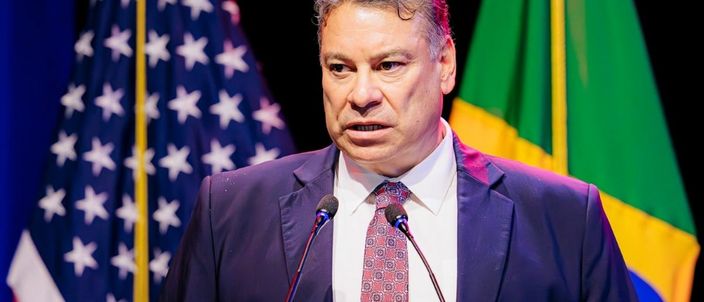 Capa da publicação Crise com Trump: expulsar diplomata é armadilha?