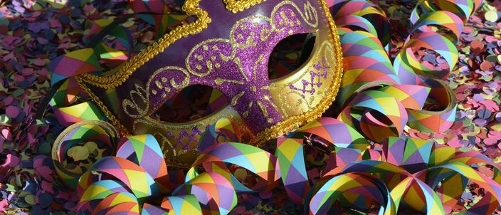 Capa da publicação  Carnaval não é feriado, mas empresas podem negociar folga 