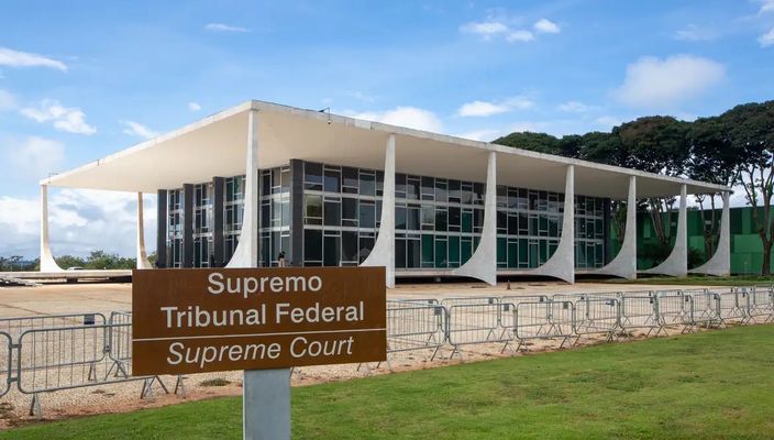 Capa da publicação Proibir protestos protege ou ameaça a democracia?