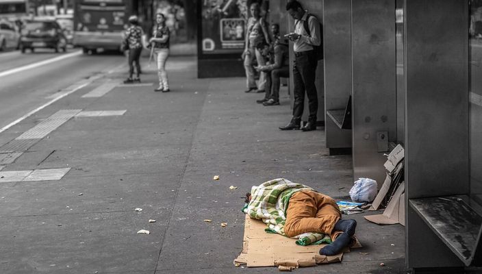 Capa da publicação População de rua: resistência e invisibilidade social