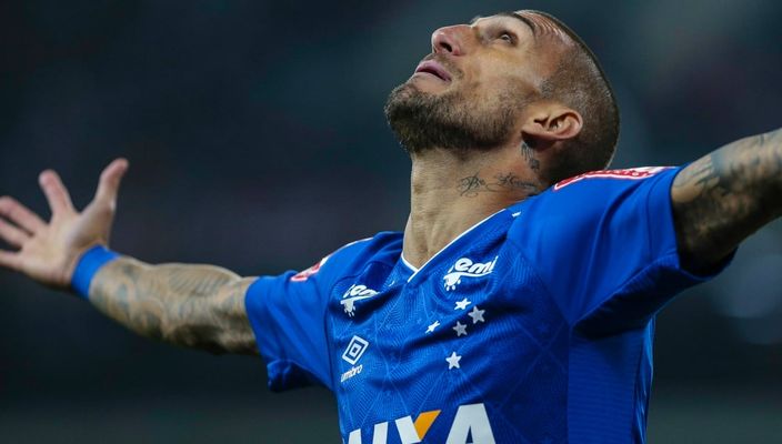 Capa da publicação Futebol: distrato afasta multa da CLT no caso Cruzeiro